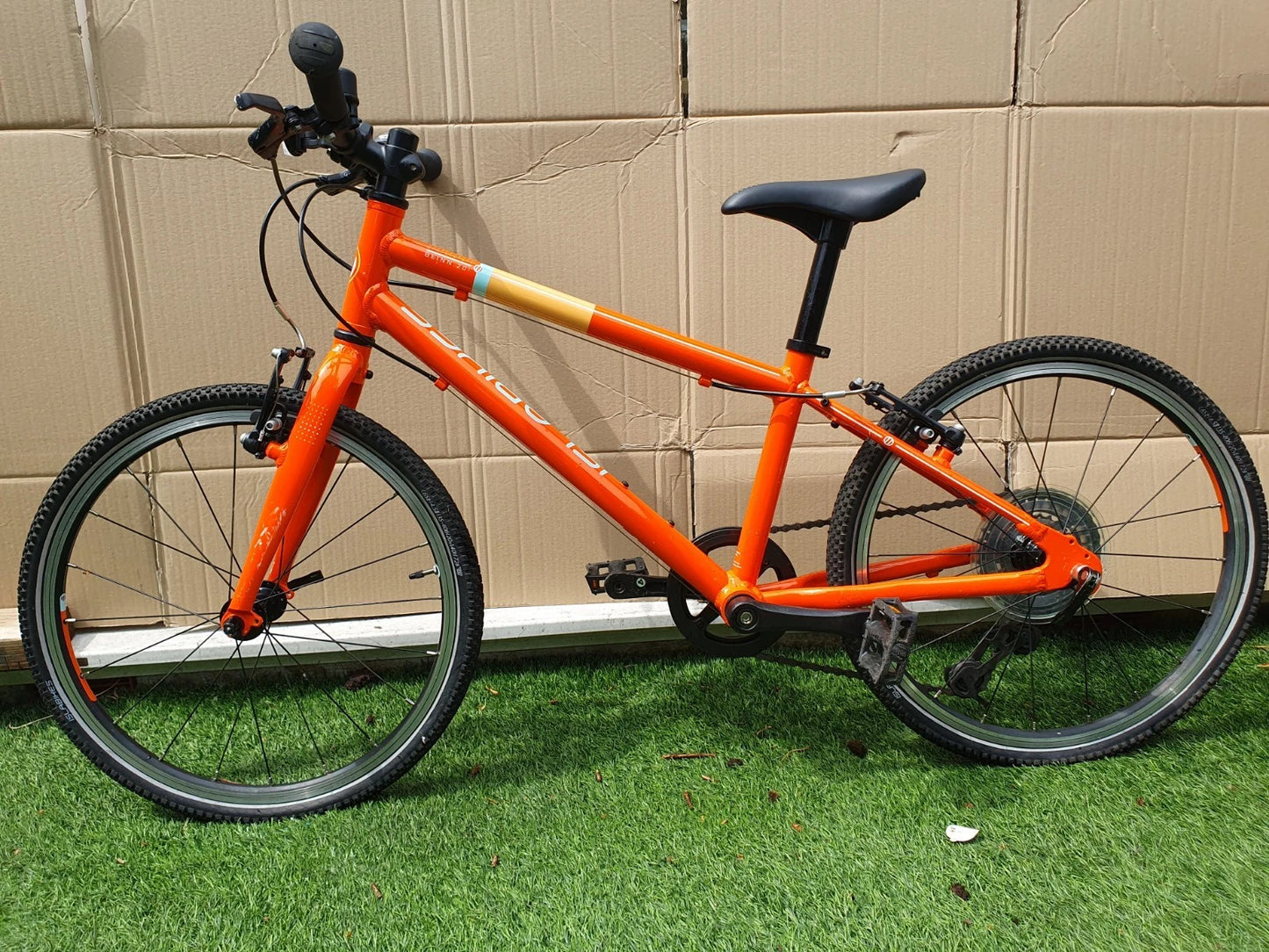 Islabike Beinn 20 Large Orange [Mint condition, 1 child use]