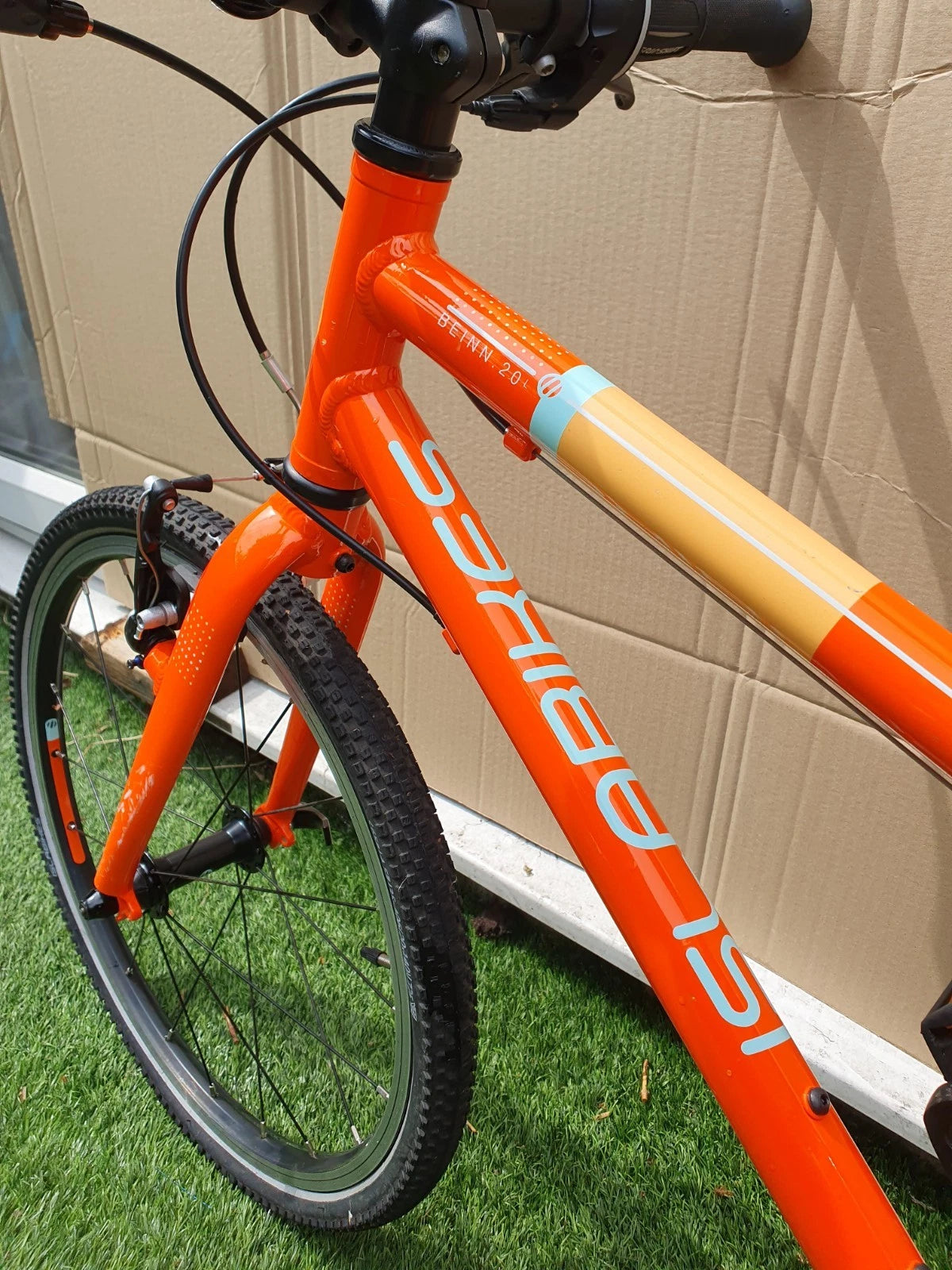 Islabike Beinn 20 Large Orange [Mint condition, 1 child use]
